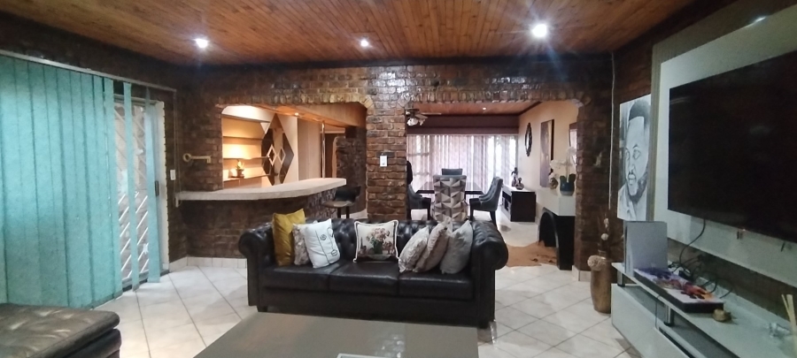 3 Bedroom Property for Sale in Riebeeckstad Free State